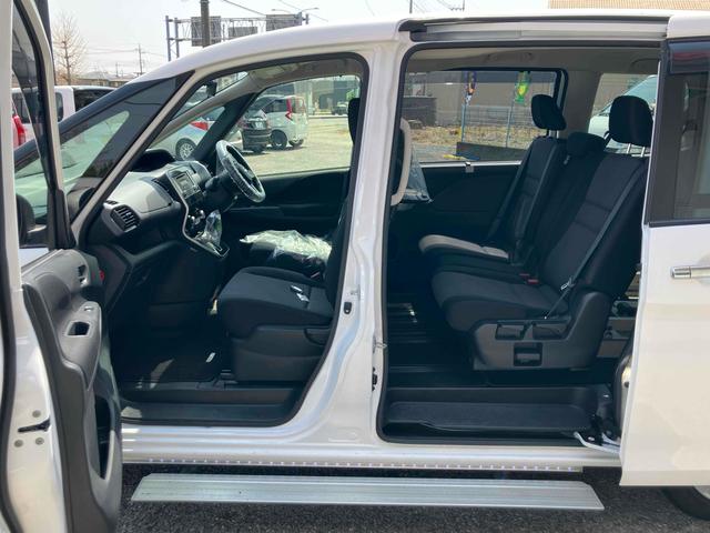 セレナ Ｇ　チェアキャブ　Ｂタイプ　福祉車輌　電動ステップ　全方位カメラ　リアエアコン　　クリアランスソナー　オートクルーズコントロール　両側スライドドア　スマートキー　電動格納ミラー　オートライト（9枚目）
