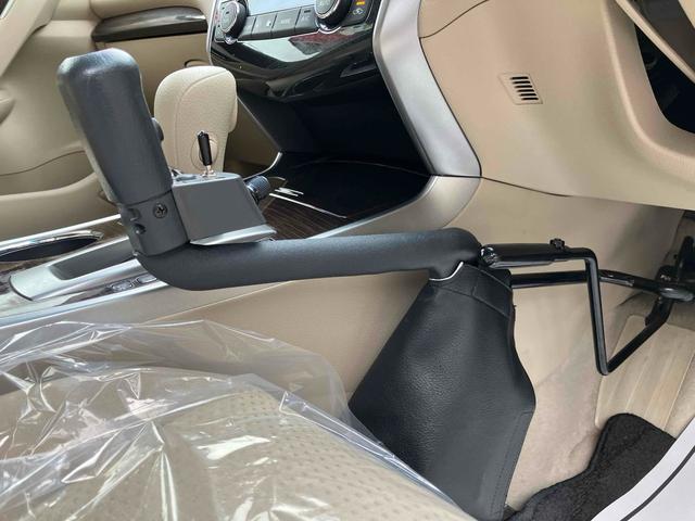 ティアナ ＸＥ　オートクルーズコントロール　全周囲カメラ　ナビ　アルミホイール　オートライト　ＣＶＴ　スマートキー　電動格納ミラー　盗難防止システム　ＣＤ　ＵＳＢ　ミュージックプレイヤー接続可　衝突安全ボディ　ＡＢＳ（34枚目）