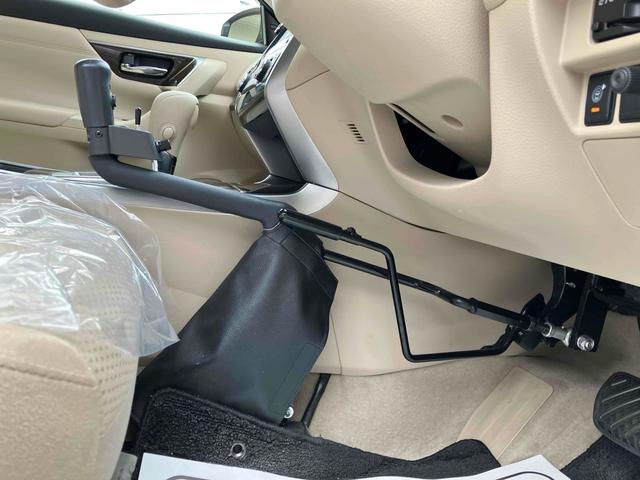 ティアナ ＸＥ　オートクルーズコントロール　全周囲カメラ　ナビ　アルミホイール　オートライト　ＣＶＴ　スマートキー　電動格納ミラー　盗難防止システム　ＣＤ　ＵＳＢ　ミュージックプレイヤー接続可　衝突安全ボディ　ＡＢＳ（35枚目）