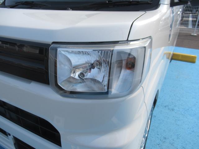 ピクシスメガ Ｌ　ＳＡＩＩＩ　衝突回避システム　運転席助手席エアバック　電格ミラー　Ｂｌｕｅｔｏｏｔｈ対応　クリアランスソナー　ＥＴＣ車載器　ベンチシート　オートライト　アイドリングストップ　ドライブレコーダー　ナビＴＶ　パワステ（9枚目）