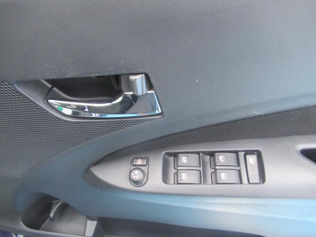 ムーヴ カスタム　Ｘリミテッド　アイドリングストップ付　メモリナビ　リアカメラ　イモビライザー　Ｗエアバック　ベンチ　電格ドアミラー　ナビテレビ　フルフラット　キーレス　ＰＳ　運転席エアバック　パワーウインドウ　ＡＢＳ　エアコン（18枚目）