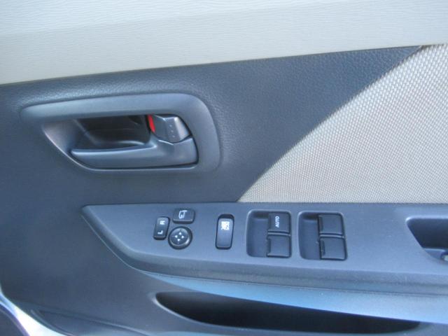 ワゴンR FX 電動格納ミラ- Aストップ 盗難防止 AUTOエアコン Wエアバッグ フルフラット ABS エアバック パワーウィンド ベンチ パワステ 衝突安全ボディ(17枚目)