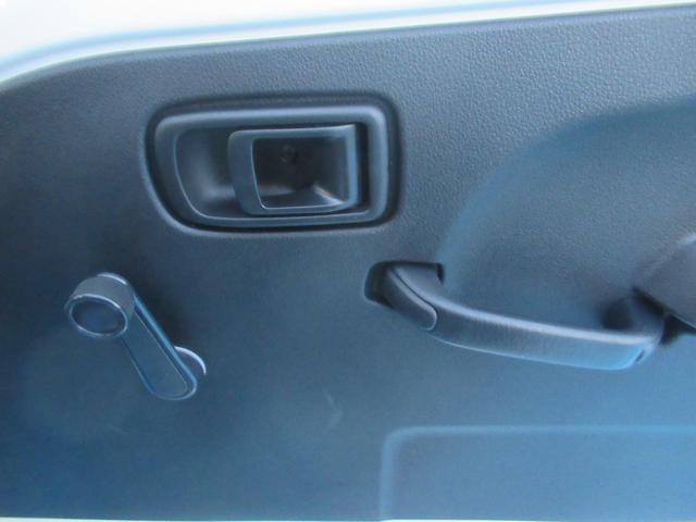 ハイゼットトラック スタンダード　農用スペシャル　ソナー　助手席エアバック　誤発進抑制機能　ＰＳ　エアコン付　衝突安全ボディ　運転席エアバック　オートライト　アイドリングストップ　ＡＢＳ　イモビ　切替式４ＷＤ（17枚目）