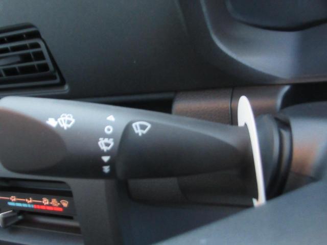 ハイゼットトラック スタンダード　農用スペシャル　ソナー　助手席エアバック　誤発進抑制機能　ＰＳ　エアコン付　衝突安全ボディ　運転席エアバック　オートライト　アイドリングストップ　ＡＢＳ　イモビ　切替式４ＷＤ（33枚目）