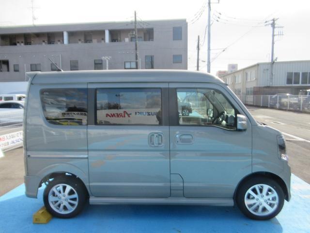 エブリイワゴン PZターボスペシャル 両側パワ-スライドドア LEDヘッドライト付き オートマチックハイビーム キーレススタートシステム Bソナー 運転席シートヒーター フルフラット ESC ブルートゥースオーディオ USB ベンチシート(6枚目)