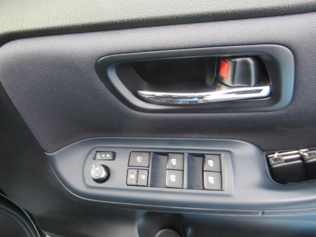 ヴォクシー ハイブリッドZS 煌II Btオーディオ 電動両側スライドドア フルフラット ドライブレコーダ 電動格納ミラー 衝突安全ボディ パワーステアリング DVD再生可 スマキー 地デジTV SDナビゲーション 横滑防止 Aライト(19枚目)