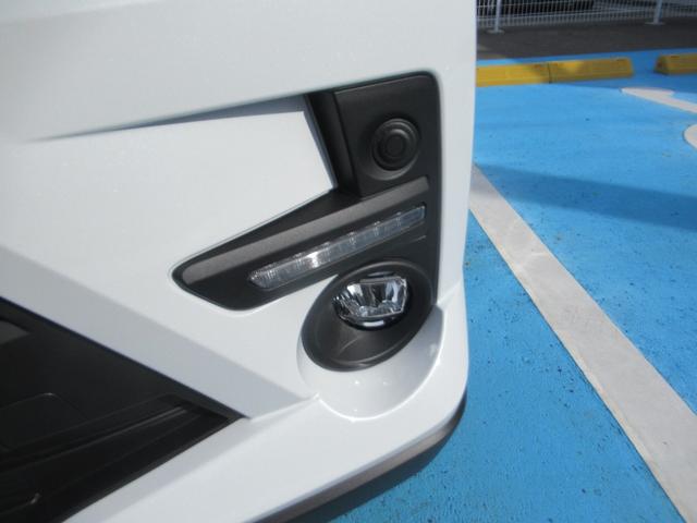 ライズ Ｚ　電動ミラー　マルチビューカメラ　Ｂｌｕｅｔｏｏｔｈ音楽　シートヒーター付き　衝突軽減Ｂ　衝突安全ボディ　Ｂカメラ　ＬＥＤライト　フルセグＴＶ付　クルーズコントロール　オートライト　スマートキー　ＡＣ（12枚目）