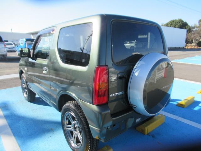 ジムニー ランドベンチャー　前席パワーウインドウ　助手席エアバック　運転席エアバッグ　４ＷＤ車　ワンセグ　キーレス付　ＰＳ　衝突安全ボディ　ＡＢＳ付　シートヒータ　ＳＤ　電動格納式ミラー　ＡＴエアコン　ＴＶ＆ナビ（3枚目）