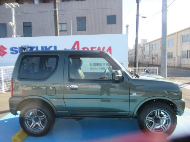 ジムニー ランドベンチャー　前席パワーウインドウ　助手席エアバック　運転席エアバッグ　４ＷＤ車　ワンセグ　キーレス付　ＰＳ　衝突安全ボディ　ＡＢＳ付　シートヒータ　ＳＤ　電動格納式ミラー　ＡＴエアコン　ＴＶ＆ナビ（6枚目）