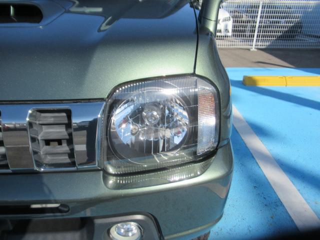 ジムニー ランドベンチャー　前席パワーウインドウ　助手席エアバック　運転席エアバッグ　４ＷＤ車　ワンセグ　キーレス付　ＰＳ　衝突安全ボディ　ＡＢＳ付　シートヒータ　ＳＤ　電動格納式ミラー　ＡＴエアコン　ＴＶ＆ナビ（9枚目）