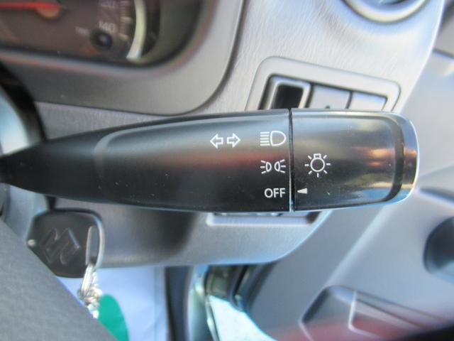 ジムニー ランドベンチャー　前席パワーウインドウ　助手席エアバック　運転席エアバッグ　４ＷＤ車　ワンセグ　キーレス付　ＰＳ　衝突安全ボディ　ＡＢＳ付　シートヒータ　ＳＤ　電動格納式ミラー　ＡＴエアコン　ＴＶ＆ナビ（29枚目）