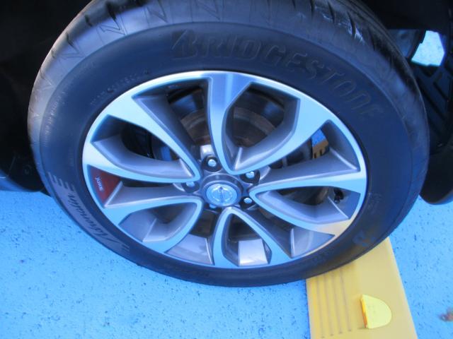 ジューク 16GT FOUR パーソナライゼーション バックカメラ ドライブレコーダー 盗難防止システム DVD再生 ETC ターボ 4WD スマートキー オートライト フルセグテレビ 全方位カメラ 衝突安全ボディ 衝突被害軽減システム SDナビ(17枚目)