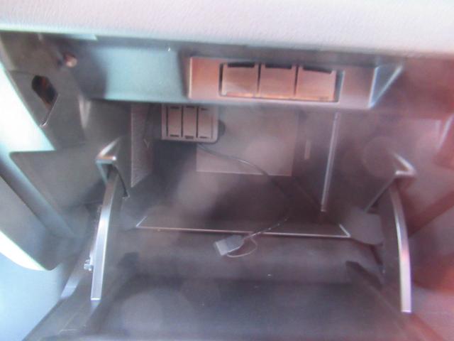 ジューク 16GT FOUR パーソナライゼーション バックカメラ ドライブレコーダー 盗難防止システム DVD再生 ETC ターボ 4WD スマートキー オートライト フルセグテレビ 全方位カメラ 衝突安全ボディ 衝突被害軽減システム SDナビ(28枚目)