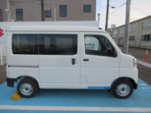 ハイゼットカーゴ ＤＸ　４ＷＤ　踏み間違い防止　Ｗエアバック　セキュリティアラーム　前席パワーウィンドウ　切替４ＷＤ　両側スライドドア　オートライト　エアコン　運転席エアバッグ　パワーステアリング　ＡＢＳ　コーナーセンサ（6枚目）