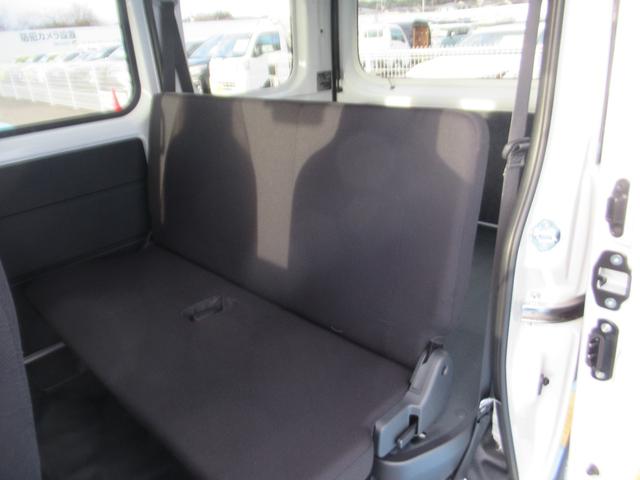 ハイゼットカーゴ ＤＸ　４ＷＤ　踏み間違い防止　Ｗエアバック　セキュリティアラーム　前席パワーウィンドウ　切替４ＷＤ　両側スライドドア　オートライト　エアコン　運転席エアバッグ　パワーステアリング　ＡＢＳ　コーナーセンサ（19枚目）