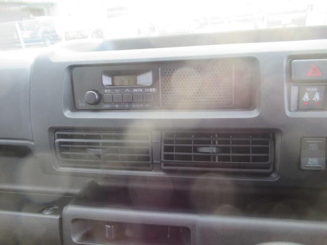 ハイゼットカーゴ ＤＸ　４ＷＤ　踏み間違い防止　Ｗエアバック　セキュリティアラーム　前席パワーウィンドウ　切替４ＷＤ　両側スライドドア　オートライト　エアコン　運転席エアバッグ　パワーステアリング　ＡＢＳ　コーナーセンサ（31枚目）