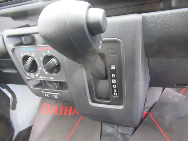 ハイゼットカーゴ ＤＸ　４ＷＤ　踏み間違い防止　Ｗエアバック　セキュリティアラーム　前席パワーウィンドウ　切替４ＷＤ　両側スライドドア　オートライト　エアコン　運転席エアバッグ　パワーステアリング　ＡＢＳ　コーナーセンサ（32枚目）