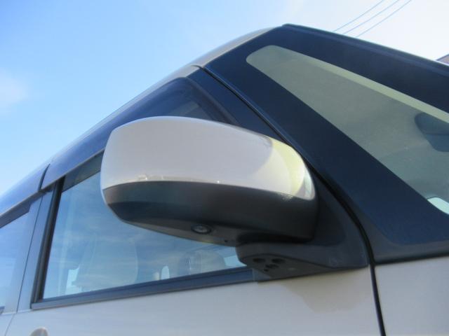 ムーヴキャンバス Ｘメイクアップリミテッド　ＳＡＩＩＩ　衝突防止　横滑り防止装置　ナビＴＶ　Ｂｔオーディオ　盗難防止装置　キーレスエントリー　パワステ　サイドエアバッグ　地デジ　スマートキー＆プッシュスタート　ＳＤ　オートハイビーム　ＤＶＤ　ＥＴＣ　ＡＢＳ（13枚目）