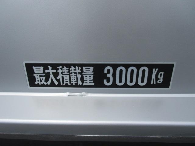 　バイク用積載車　積載３トン　パワーゲート付き　２輪用　集中ドアロック　エアバック　横滑り防止装置　パワステ　パワーウィンドウ(4枚目)