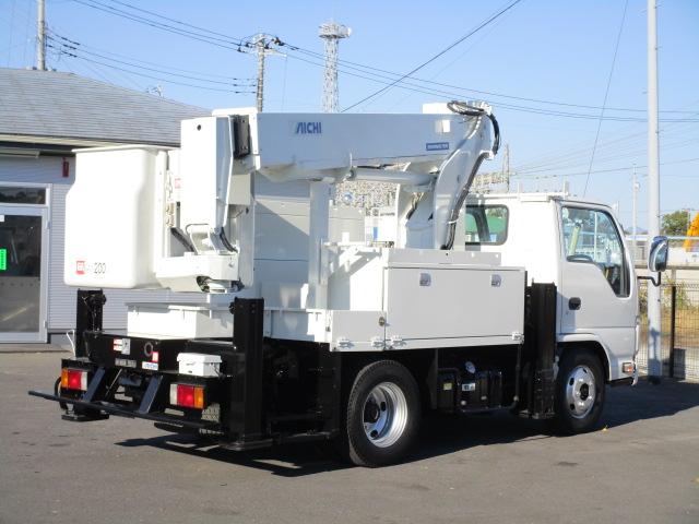 エルフトラック 　アイチ・ＳＢ１２Ａ・ブーム自動格納・ＦＲＰバケット・左右工具箱・梯子掛（3枚目）