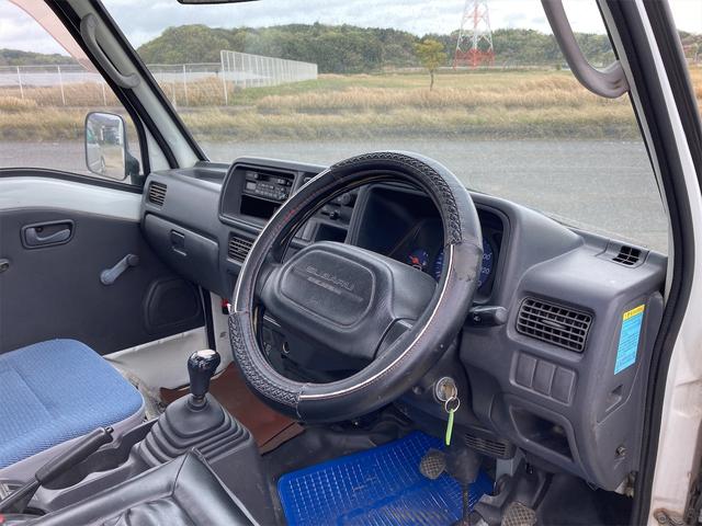 サンバートラック ベースグレード　４ＷＤ　軽トラック　ＭＴ　エアコン　運転席エアバッグ　カセット（13枚目）