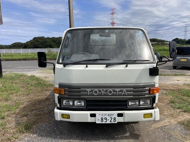 ダンプ　トラック　積載量２０００ＫＧ　ダンプ　ローダー　ＭＴ　後輪ダブル(2枚目)