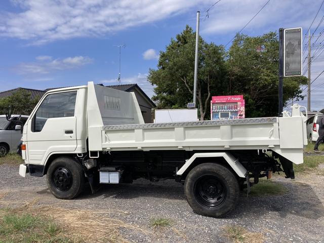 ダンプ　トラック　積載量２０００ＫＧ　ダンプ　ローダー　ＭＴ　後輪ダブル(8枚目)