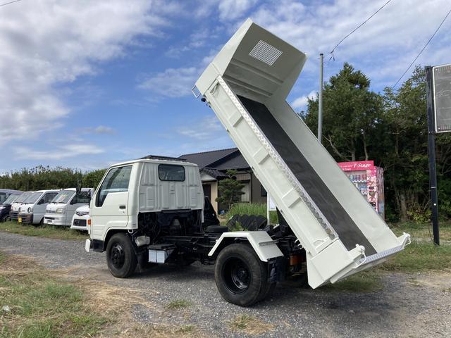 ダンプ　トラック　積載量２０００ＫＧ　ダンプ　ローダー　ＭＴ　後輪ダブル(16枚目)