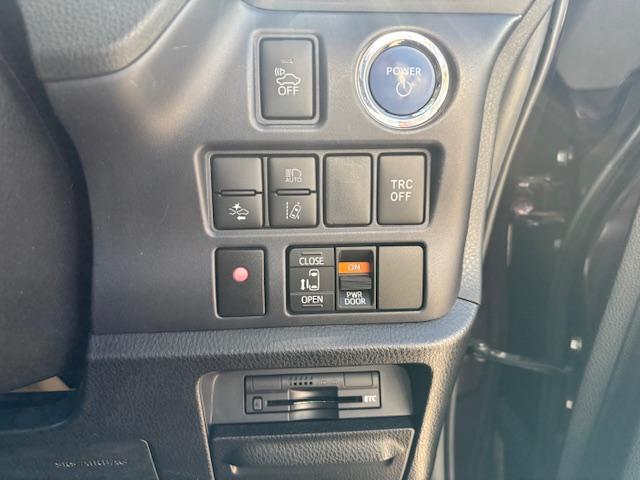 ノア ハイブリッドＧ　禁煙車　純正９インチナビ　ＴＶ　Ｂｌｕｅｔｏｏｔｈ　バックカメラ　ＥＴＣ　デジタルインナーミラー　前後ドラレコ　左側パワースライドドア　前席シートヒーター　ＬＥＤヘッドライト　フロント／リヤエアコン（17枚目）