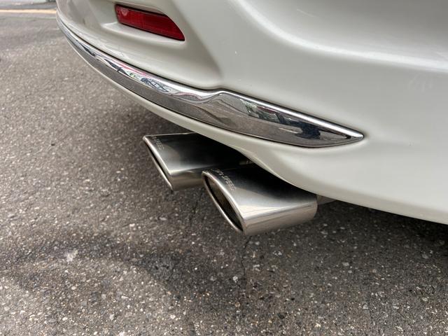 ハリアー エレガンス　モデリスタエアロ　Ｍ’Ｓスピード４本出しマフラー　ワンオーナー　禁煙車　純正ナビ・フルセグＴＶ・バックカメラ　ハーフレザーシート　ＬＥＤ　ＥＴＣ　スマートキー　プッシュスタート　オートドアミラー（7枚目）