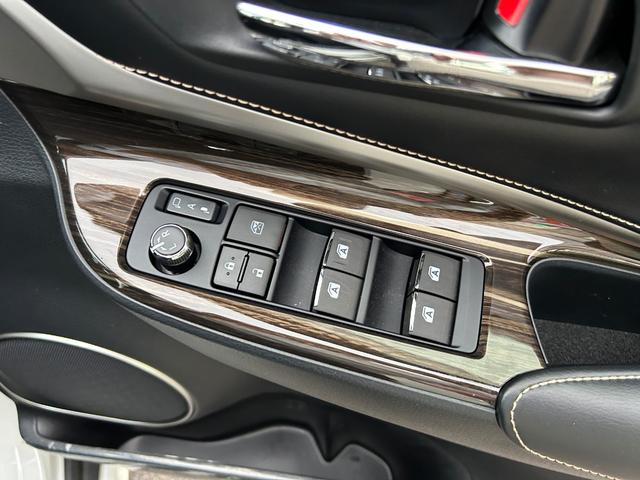 ハリアー エレガンス　モデリスタエアロ　Ｍ’Ｓスピード４本出しマフラー　ワンオーナー　禁煙車　純正ナビ・フルセグＴＶ・バックカメラ　ハーフレザーシート　ＬＥＤ　ＥＴＣ　スマートキー　プッシュスタート　オートドアミラー（40枚目）