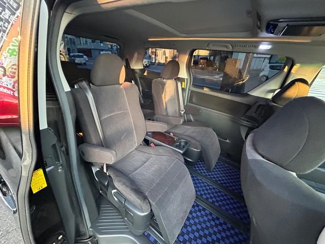 ヴェルファイア ２．４Ｚ　車高調　社外２０インチアルミ　サンルーフ　両側電動スライドドア　社外ナビ・ＴＶ・バックカメラ　フリップダウンモニター　スマートキー　プッシュスタート　クリアランスソナー（46枚目）