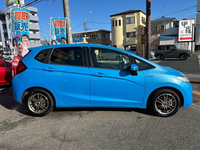 フィットハイブリッド Ｌパッケージ　あんしんパッケージ　ワンオーナー　禁煙車　衝突軽減ブレーキ　ＬＥＤヘッドライト　前後ドラレコ　デジタルインナーミラー　スマートキー　プッシュスタート　ＥＴＣ（12枚目）