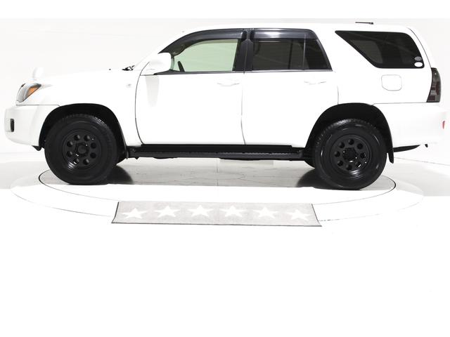 ハイラックスサーフ ＳＳＲ－Ｘ　４ＷＤ　新品ダッシュボード交換　ヴィンテージグリル　インナーブラックＬＥＤイカリングヘッドライト　ＬＥＤスモークテールランプ　ＳＴＡＲ１６インチアルミホイール　ブラックレザー調シートカバー　ＨＩＤ（8枚目）