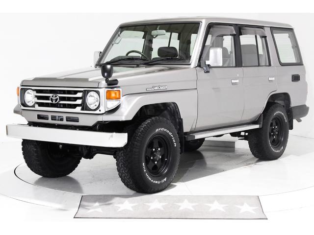 ランドクルーザー７０ ＬＸ　４ＷＤ　ワンオーナー　ナローボディ　５速マニュアル　社外１６インチアルミホイール　クロームメッキフロントバンパー　ＬＥＤイカリングヘッドライト　ＬＥＤクリスタルコンビテールランプ　新品ダッシュボード（2枚目）