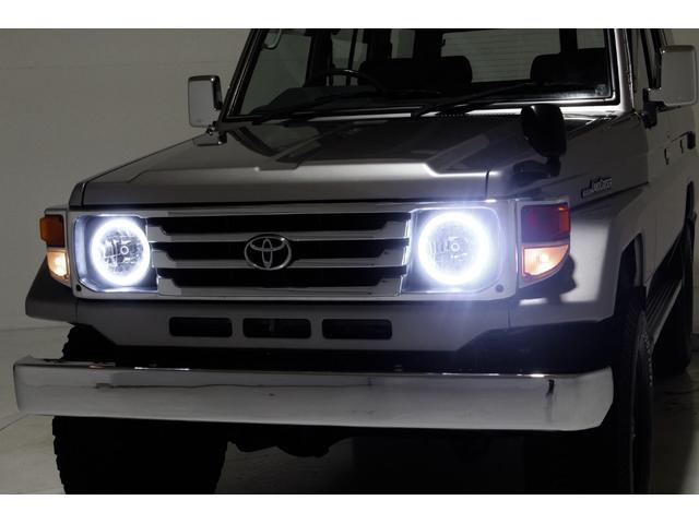 ＬＸ　４ＷＤ　ワンオーナー　ナローボディ　５速マニュアル　社外１６インチアルミホイール　クロームメッキフロントバンパー　ＬＥＤイカリングヘッドライト　ＬＥＤクリスタルコンビテールランプ　新品ダッシュボード(27枚目)