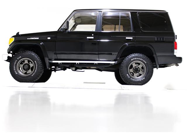 ＳＸワイド　４ＷＤ　リフトアップ　新品タイミングベルト交換　オールクロームメッキグリル　７０仕様クロームメッキフロントバンパー　ブラックレザー調シートカバー　　キーレス　３列シート　１ナンバー登録可能　寒冷地仕様(9枚目)