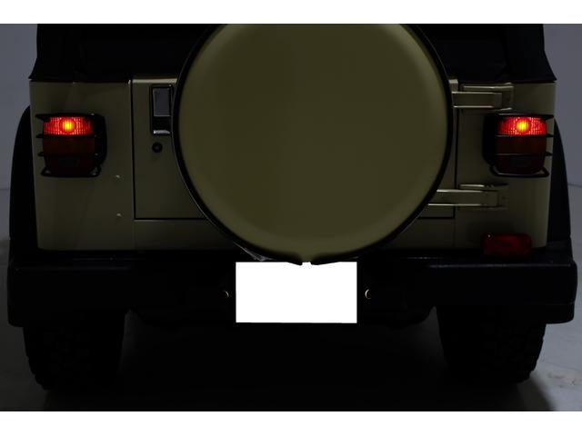 サハラ　４ＷＤ　ソフトトップ　リフトアップ　ＭＫＷ１７インチアルミホイール　ＢＦグッドリッチタイヤ　ＬＥＤイカリングヘッドライト　背面ハードタイヤカバー　テールランプガード付き　ＥＴＣ付　１ナンバー登録可能(43枚目)