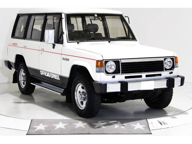 パジェロ ＸＬ　４ＷＤ　丸目ヘッドライト　ナローボディ　純正メッキホイール　ＬＥＤイカリングヘッドライト　　サイドステップ　　リアステップバンパー　リアセンターステップ付　ディーゼルターボ　７人乗り　４ナンバー登録可（18枚目）