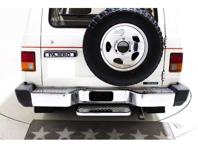 パジェロ ＸＬ　４ＷＤ　丸目ヘッドライト　ナローボディ　純正メッキホイール　ＬＥＤイカリングヘッドライト　　サイドステップ　　リアステップバンパー　リアセンターステップ付　ディーゼルターボ　７人乗り　４ナンバー登録可（37枚目）