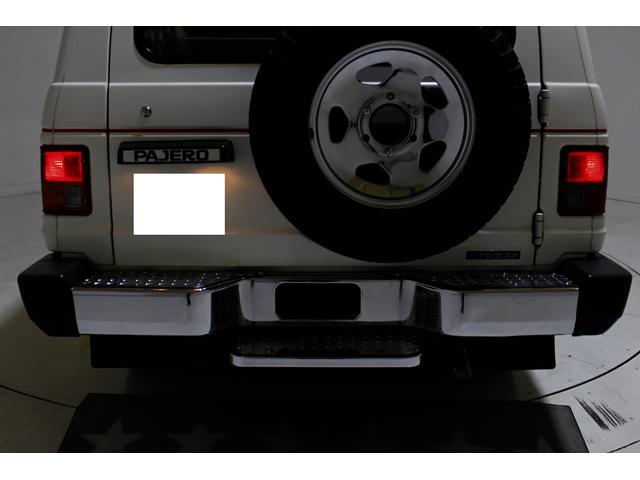 ＸＬ　４ＷＤ　丸目ヘッドライト　ナローボディ　純正メッキホイール　ＬＥＤイカリングヘッドライト　　サイドステップ　　リアステップバンパー　リアセンターステップ付　ディーゼルターボ　７人乗り　４ナンバー登録可(43枚目)