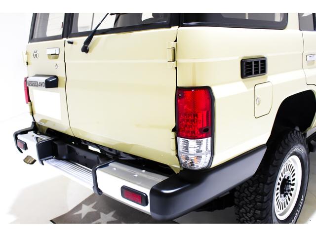 TOYOTA LAND CRUISER 70 ZX | 1999 | BEIGE | 138376 km