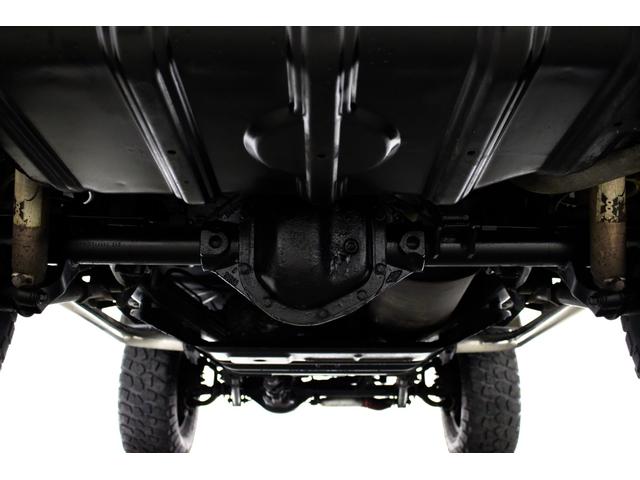 サハラ　４ＷＤ　ハードトップ　リフトアップ　ＡＰＪ製ヴィンテージ１６インチアルミホイール　ワイドオーバーフェンダー　クロームメッキチューブサイドステップ　ＬＥＤイカリングヘッドライト　リアガラスダンパー交換済(22枚目)