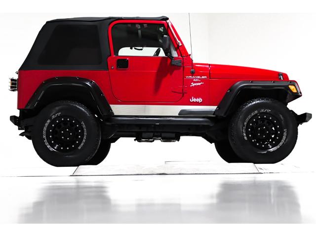 ジープ・ラングラー スポーツ　４ＷＤ　ソフトトップ　リフトアップ　ヒッチメンバー　ワイドオーバーフェンダー　ＬＥＤイカリング　ＬＥＤヘッドライト　ＥＴＣ　社外１５インチホイール　ジオランダーＡ／Ｔ　テールガード　サイドステップバー（18枚目）