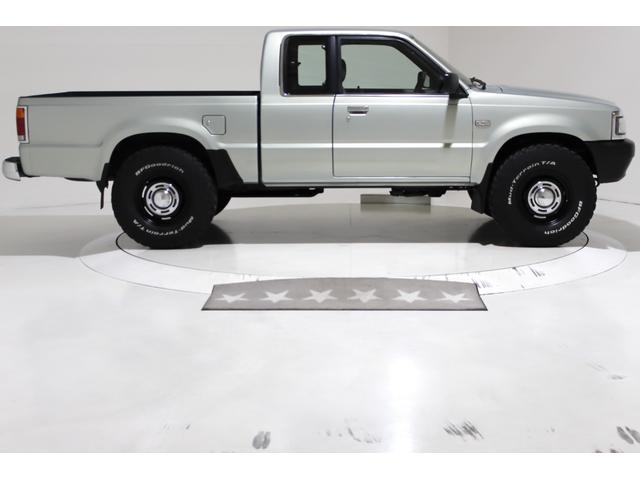 プロシード キャブプラス　４ＷＤ　リフトアップ　リアクロームメッキステップバンパー　ＡＰＪ製ヴィンテージ１６インチアルミホイール　ＢＦグッドリッチ　クリアサイドマーカー　ＣＤ　ＵＳＢ　ＡＵＸ　ＥＴＣ　荷台チッピングコート済（17枚目）