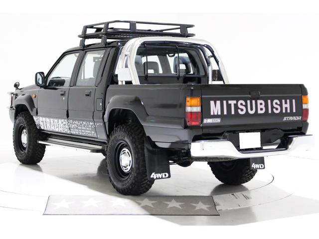 ストラーダ ブラックエディション　４ＷＤ　５ＭＴ　新品タイミングベルト交換　スキッドプレート　荷台チッピングコート済　クリスタルヘッドライト　イカリング　ＡＰＪ製ルーフラック　ＡＰＪ製ヴィンテージアルミ　フロントパワーウインドウ（11枚目）