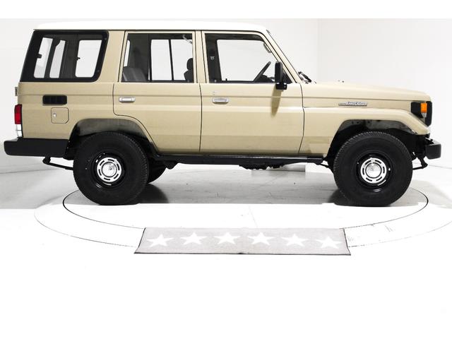 ＳＴＤ　パートタイム４ＷＤ　新品タイミングベルト交換　４ナンバー　ディーゼル　ナローボディ　５速マニュアル　ＡＰＪ製ヴィンテージ１６インチアルミホイール　ＬＥＤコンビテールランプ　ＬＥＤイカリングヘッドライト(16枚目)