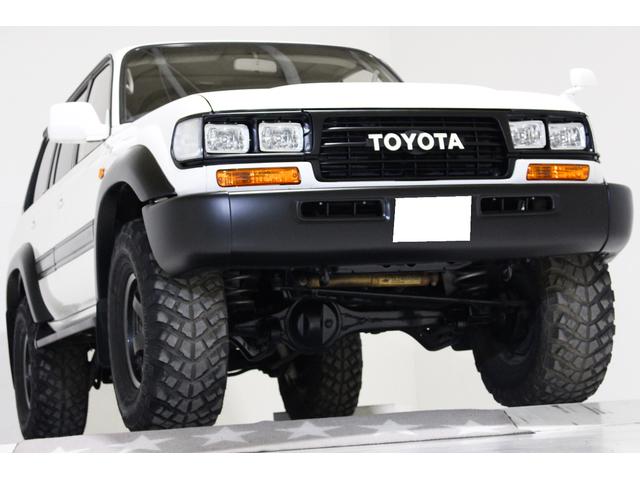 ランドクルーザー８０ ＶＸリミテッド　ディーゼル　４ＷＤ　センターデフロック　タイミングベルト交換済　リフトアップ　角目４灯ヘッドライト　レザー調シートカバー　　セルモーター交換済　１６インチＡＷ　アンバー仕様ウィンカー　マーカー　テール（18枚目）