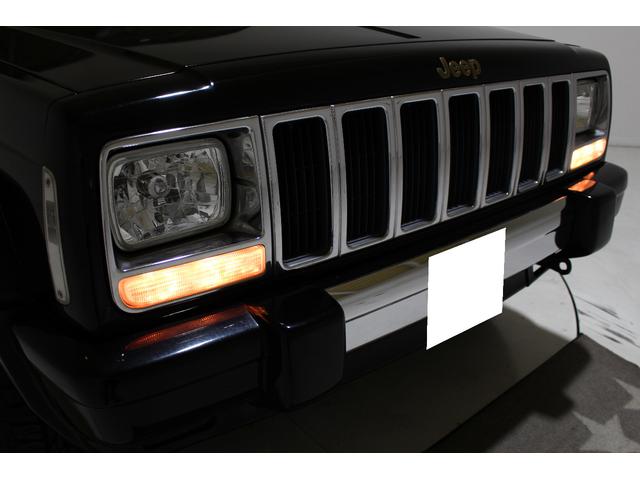 ジープ・チェロキー リミテッド　４ＷＤ　ベージュ本革シート　社外１５インチホイール　メッキグリル　クロームメッキフロントバンパー　リアクロームメッキバンパー　クリスタルヘッドライト　クリアコーナー　クリアウィンカー　天張り張替（27枚目）