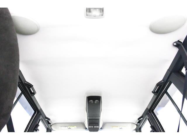 ジープ・チェロキー リミテッド　４ＷＤ　リフトアップ　社外１８インチアルミホイール　社外ワイドオーバーフェンダー　メッキグリル　クリスタルヘッドライト　クリアコーナー　クリアウィンカー　クリアサイドマーカー　本革電動シート　ＥＴＣ（5枚目）